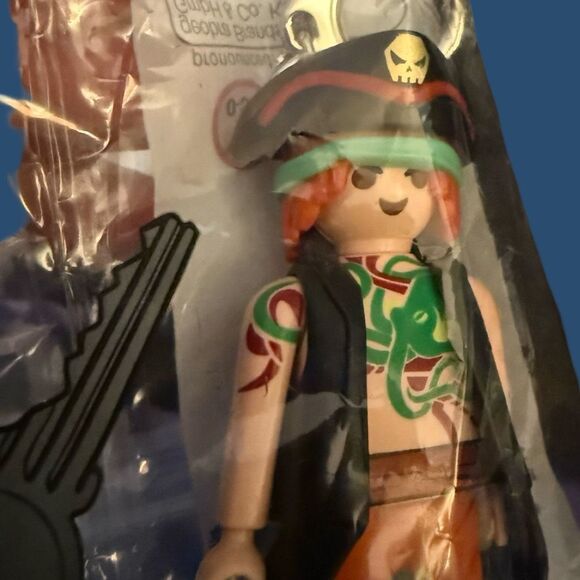 NIP Sealed Playmobil Brave Pirate Keychain Sealed in Bag B4 - Picture 4 of 5
